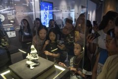 接续奋斗向将来——各地干部群众正在四中全会